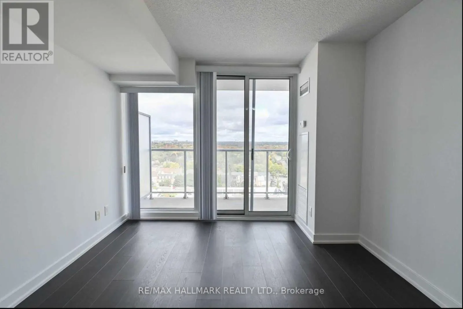 1510 - 72 ESTHER SHINER BOULEVARD