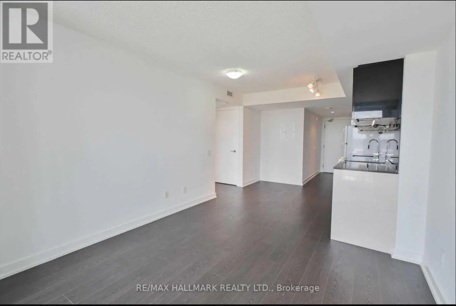1510 - 72 ESTHER SHINER BOULEVARD