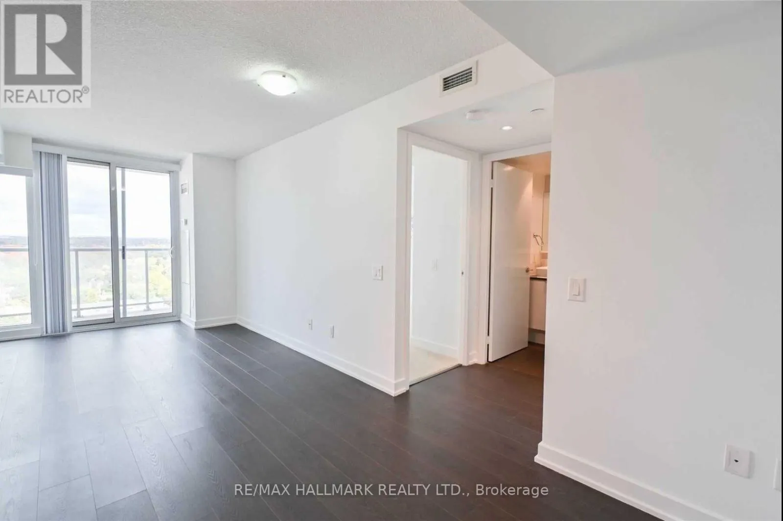 1510 - 72 ESTHER SHINER BOULEVARD