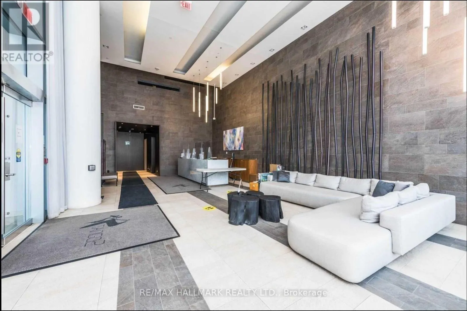 1510 - 72 ESTHER SHINER BOULEVARD