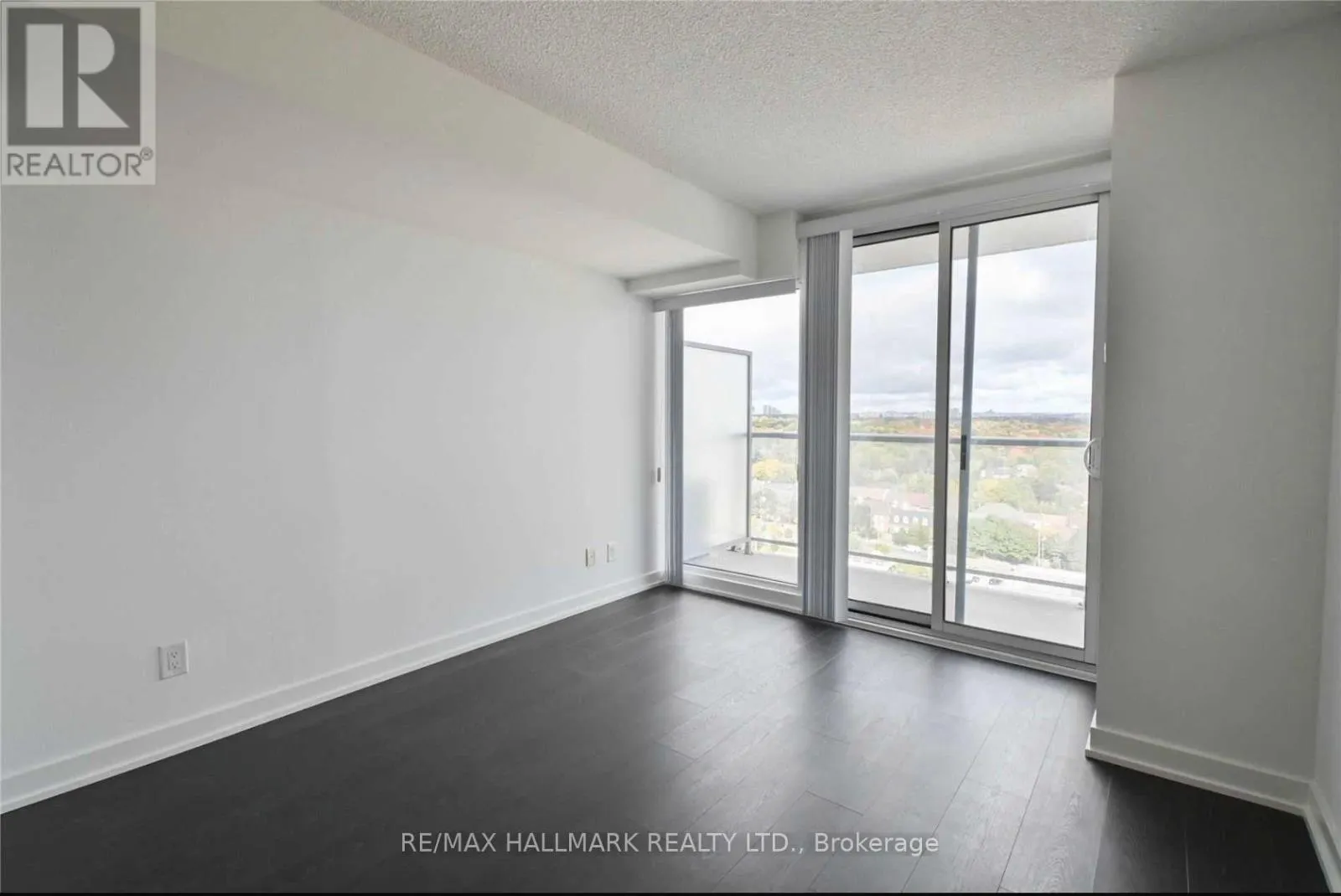 1510 - 72 ESTHER SHINER BOULEVARD