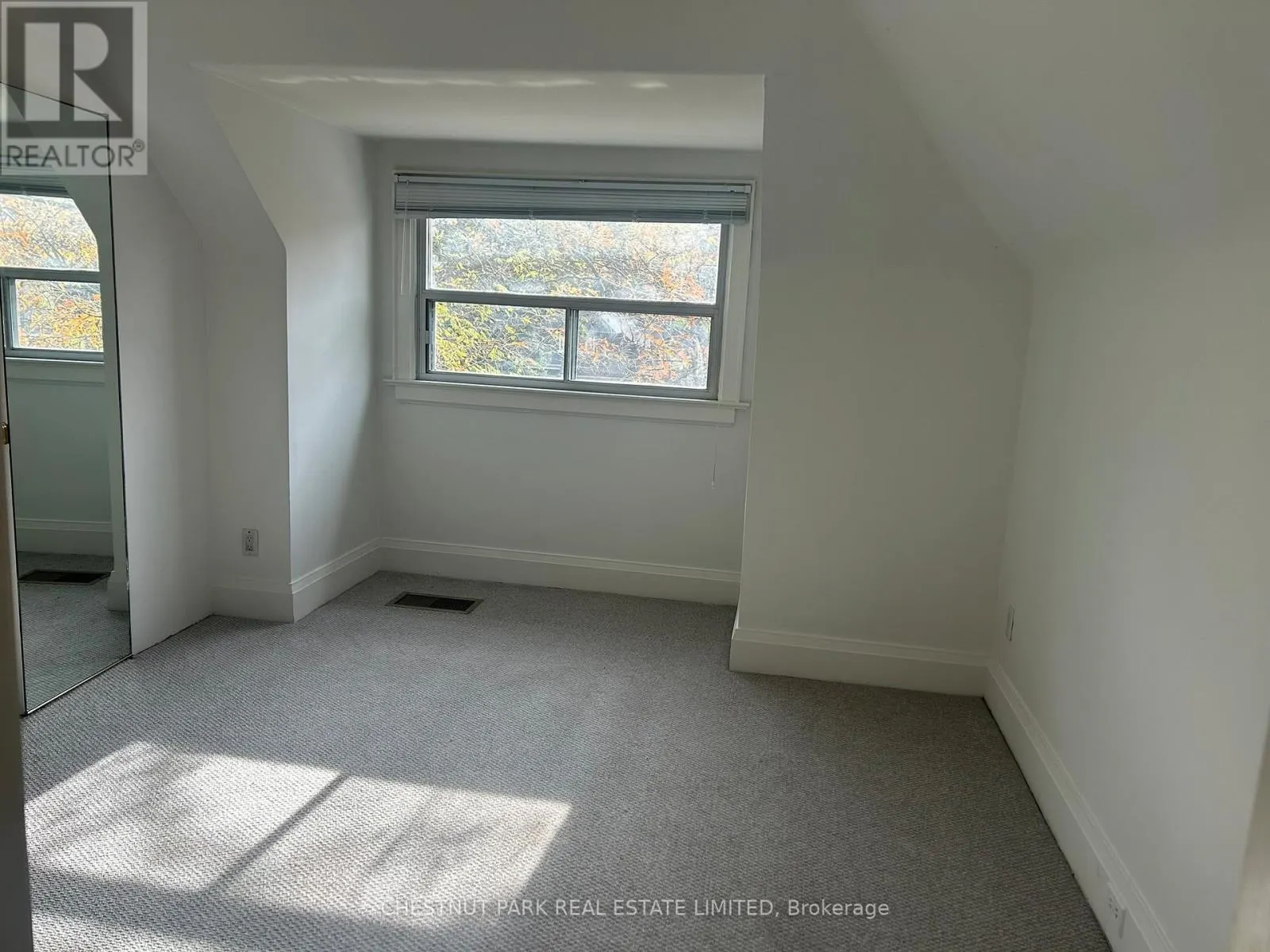 60 HEATH STREET W