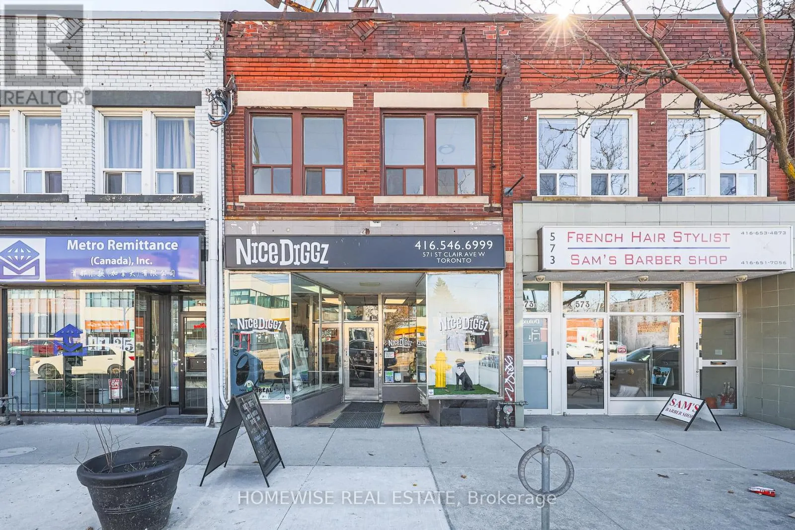 571 ST CLAIR AVENUE W