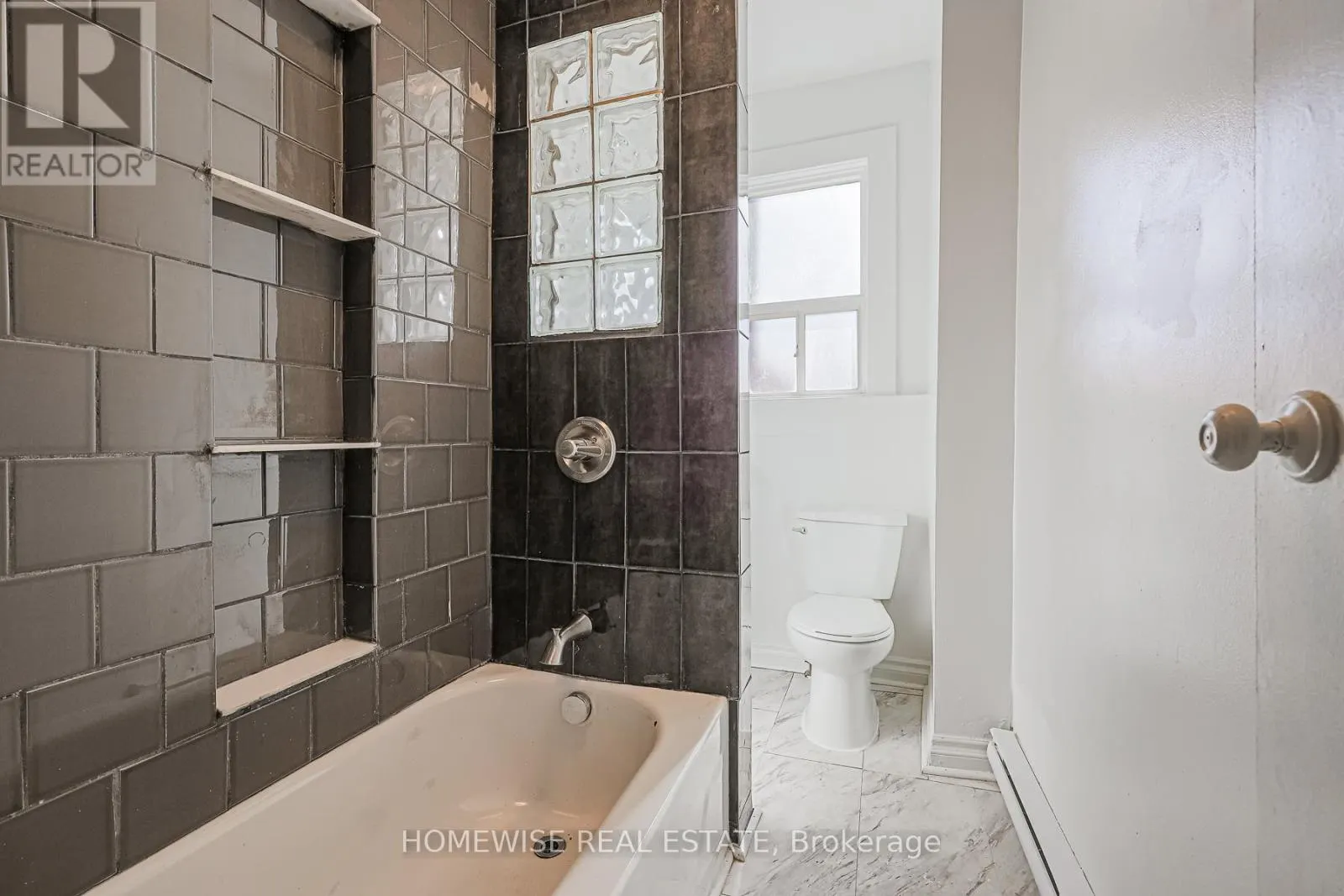571 ST CLAIR AVENUE W