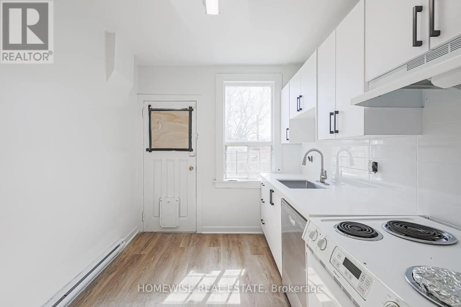571 ST CLAIR AVENUE W