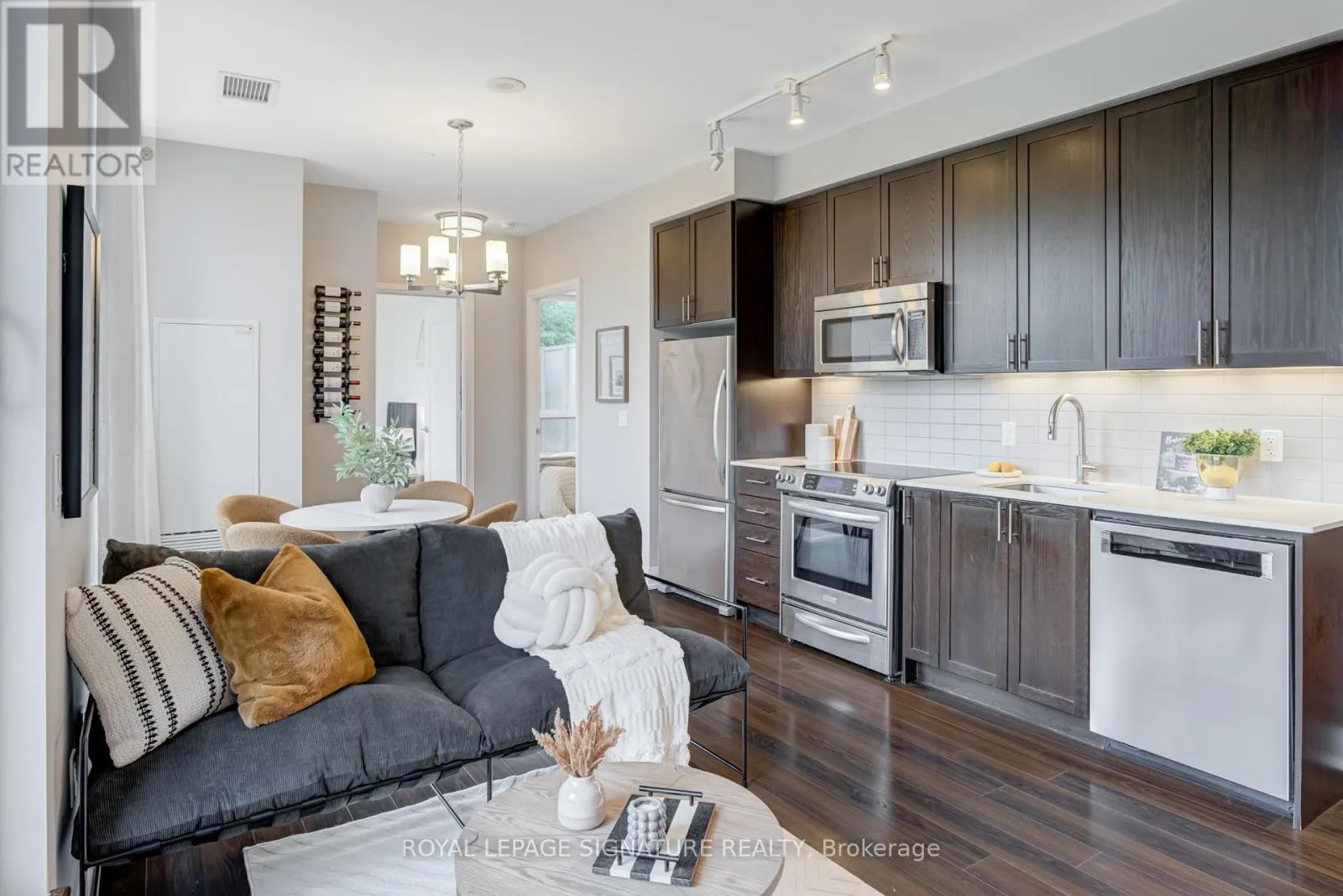 205 - 18 GRAYDON HALL DRIVE