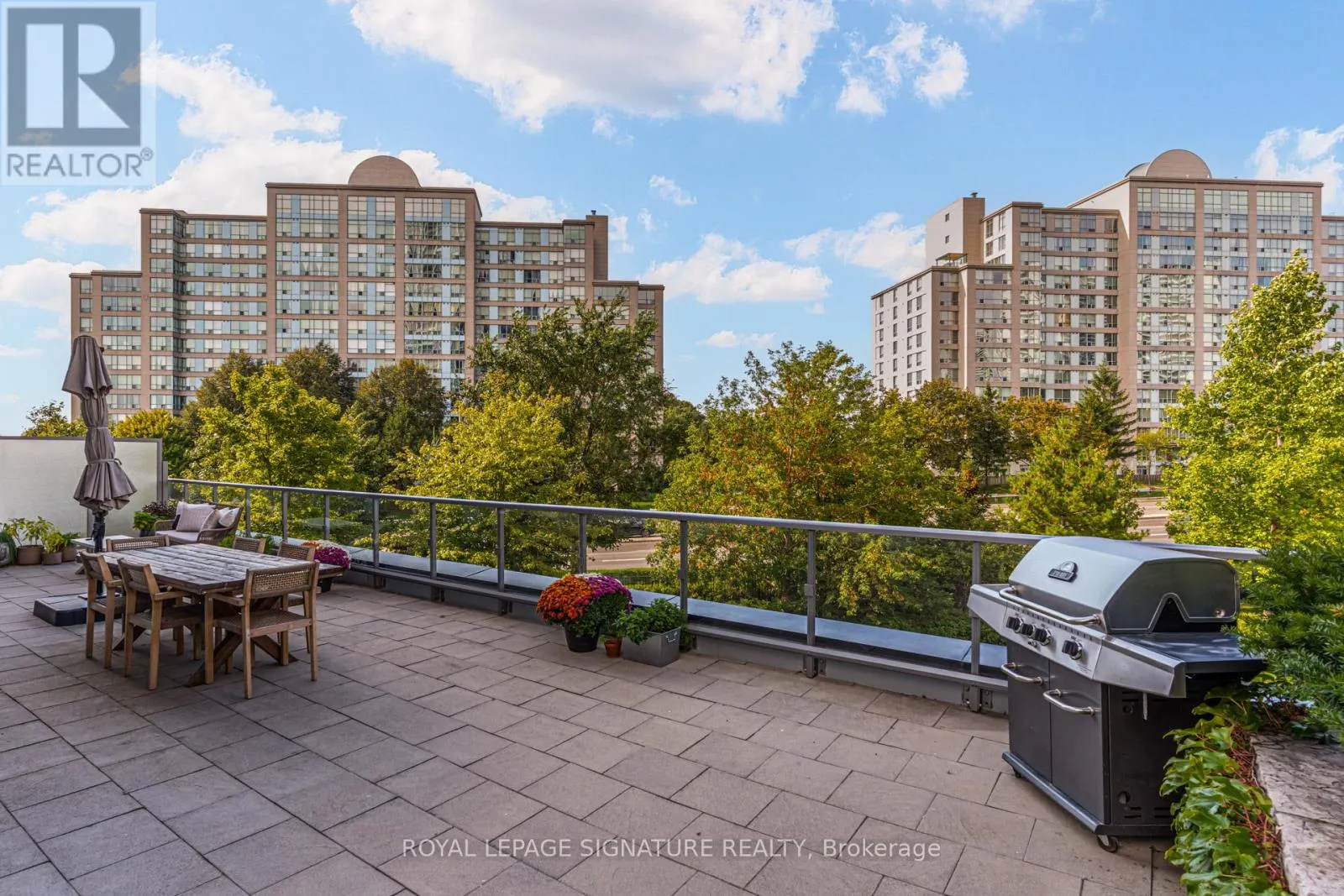 205 - 18 GRAYDON HALL DRIVE