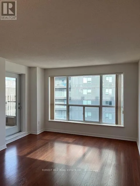 2505 - 925 BAY STREET