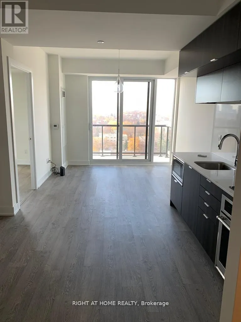 1101 - 80 VANAULEY STREET
