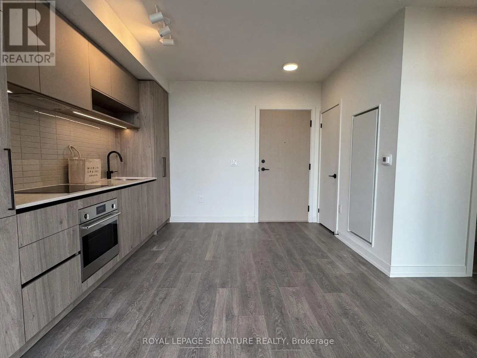 501 - 181 STERLING ROAD