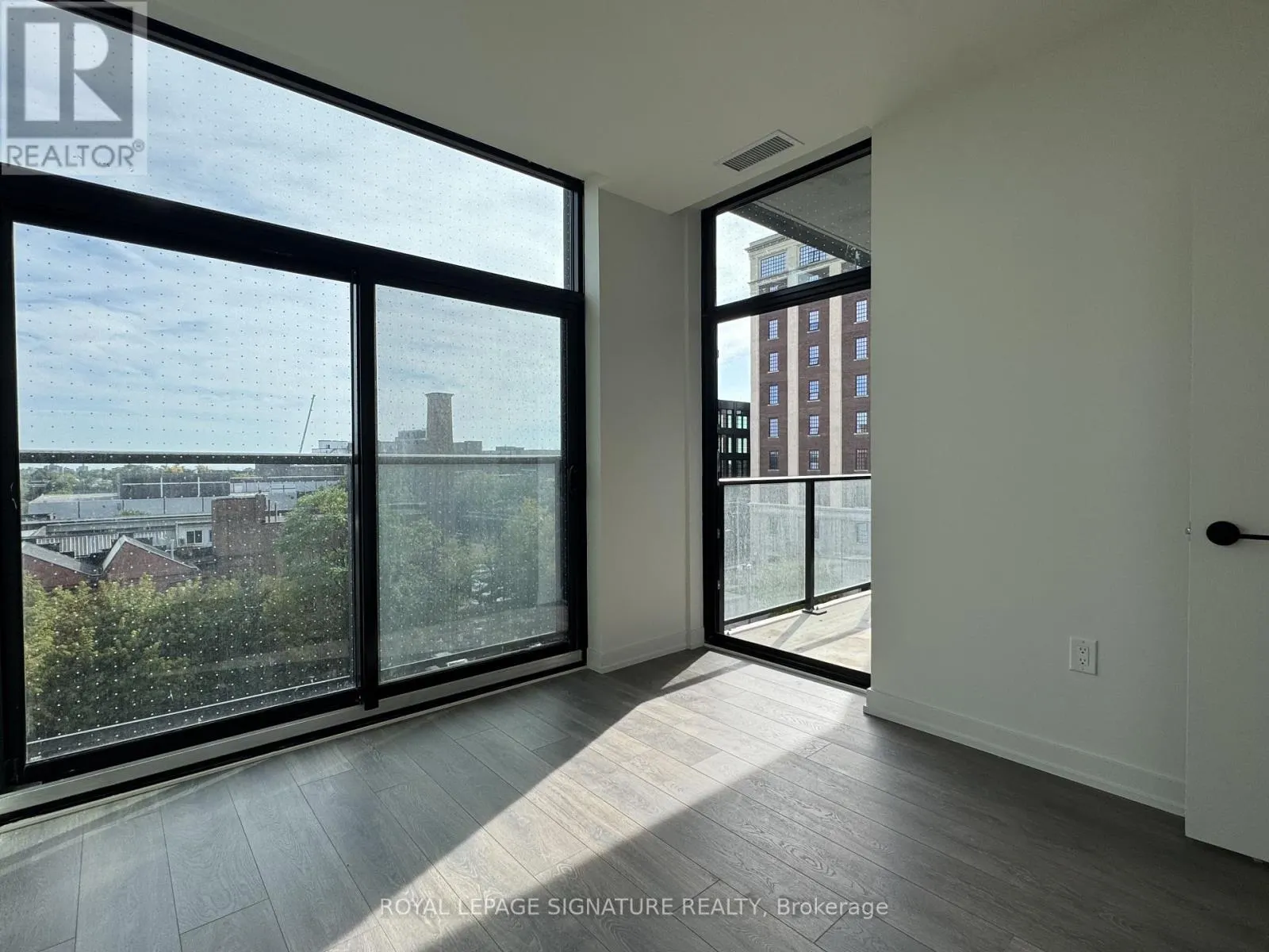 501 - 181 STERLING ROAD