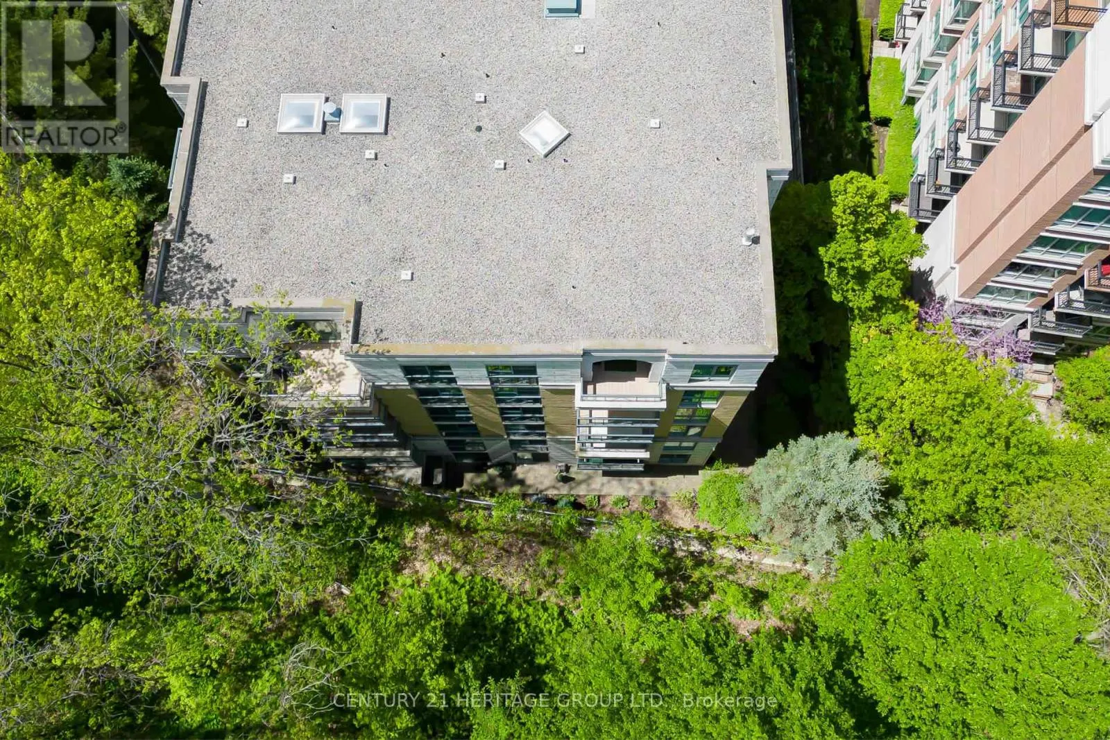 306 - 11 WILLIAM CARSON CRESCENT