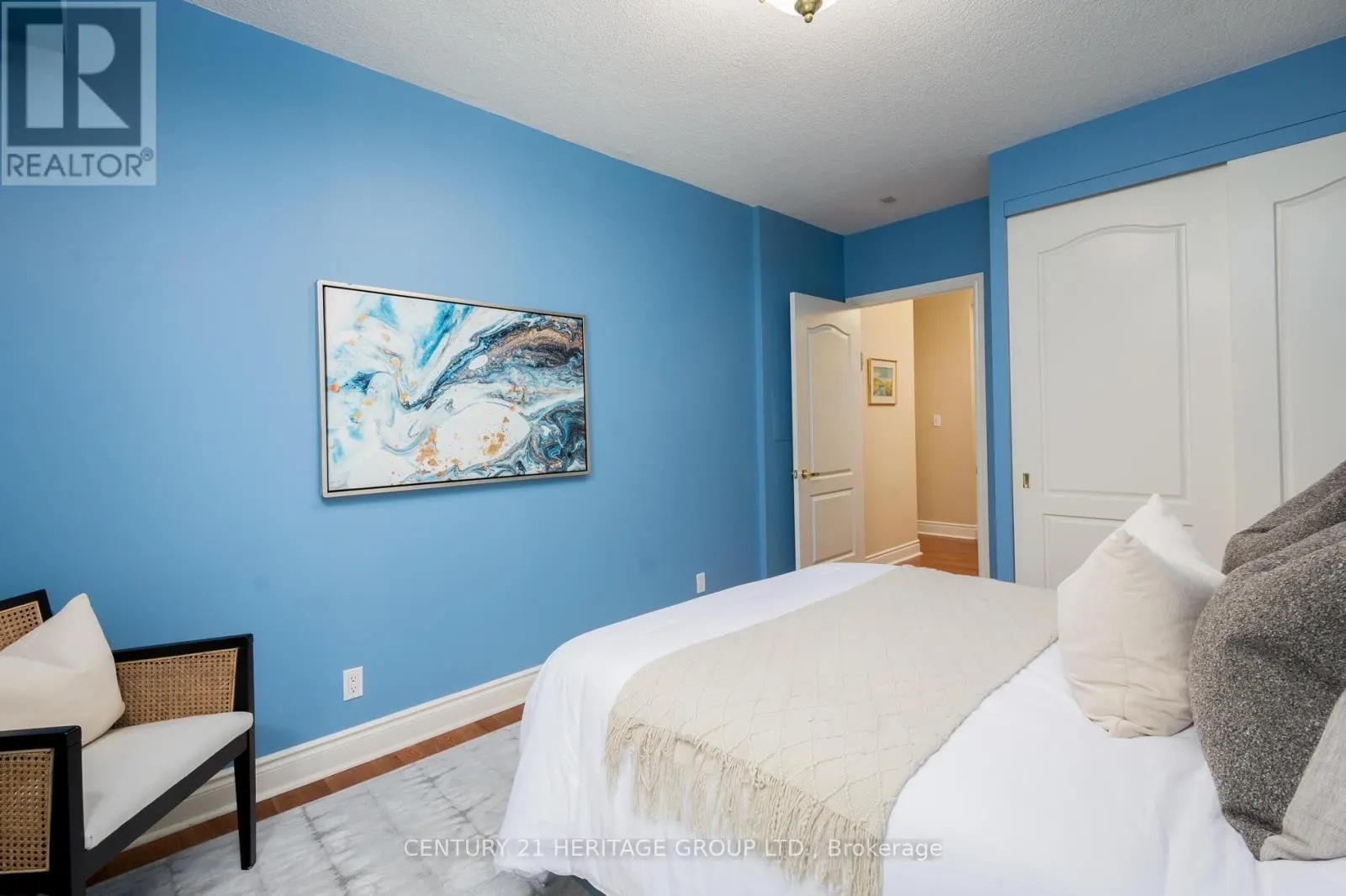 306 - 11 WILLIAM CARSON CRESCENT