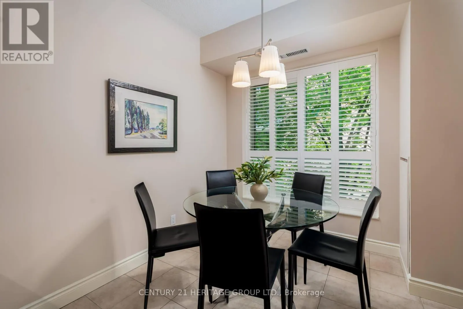 306 - 11 WILLIAM CARSON CRESCENT