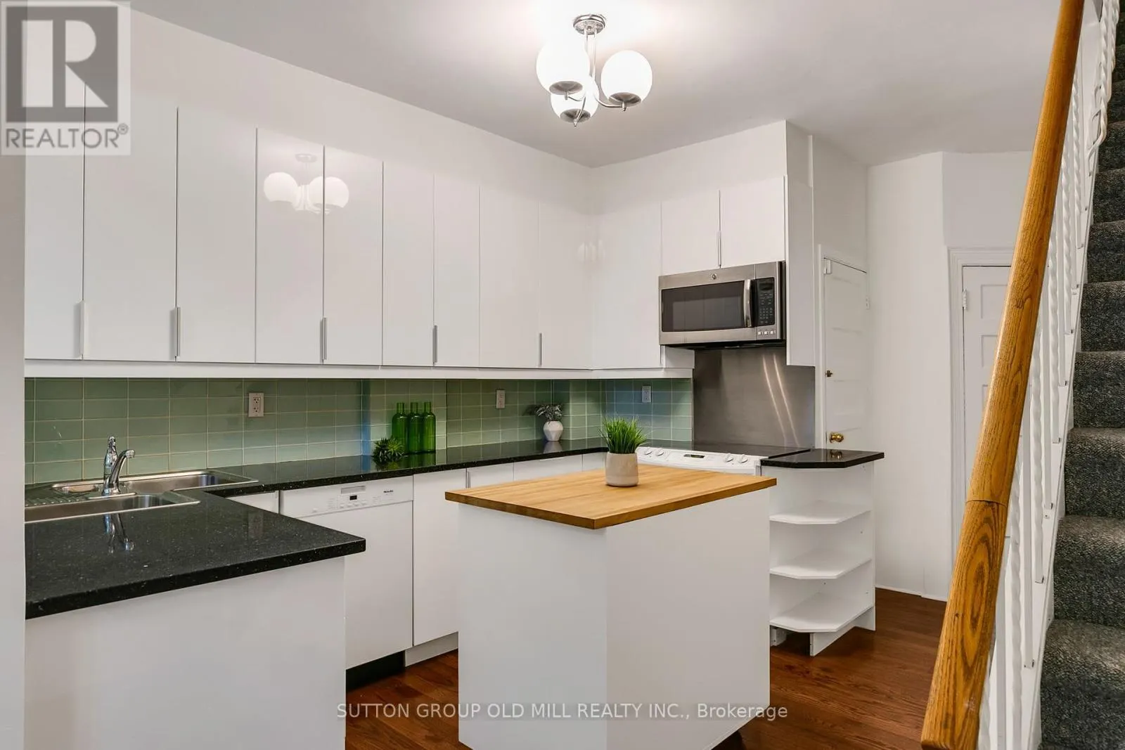 6 ST ANNES ROAD