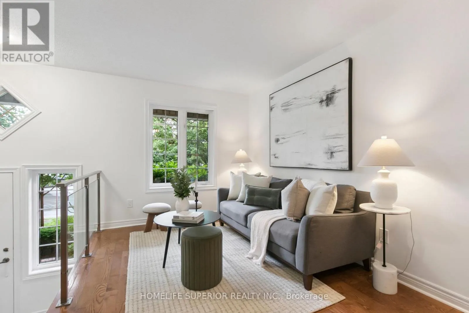 1 - 122 STRACHAN AVENUE, #1