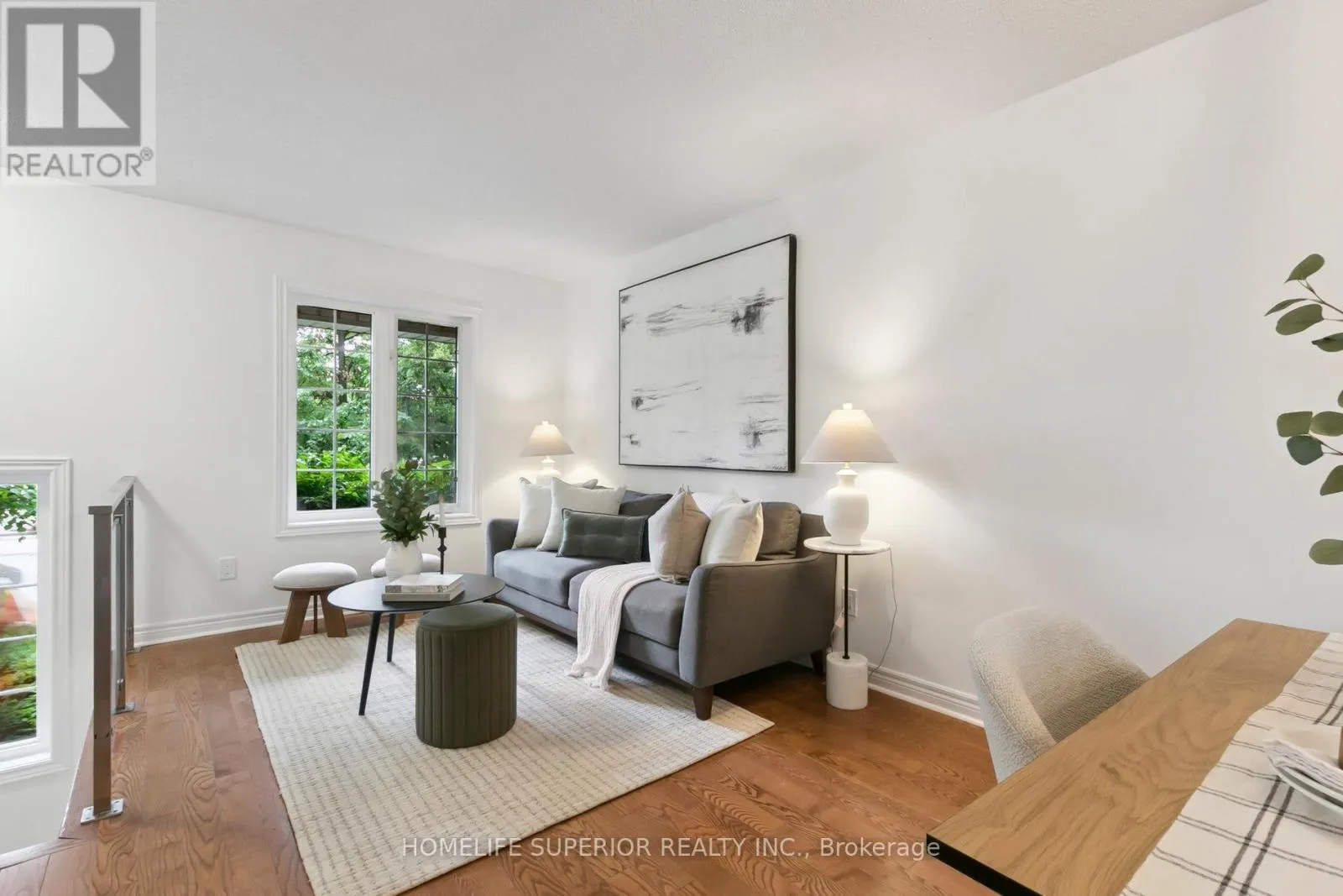 1 - 122 STRACHAN AVENUE, #1