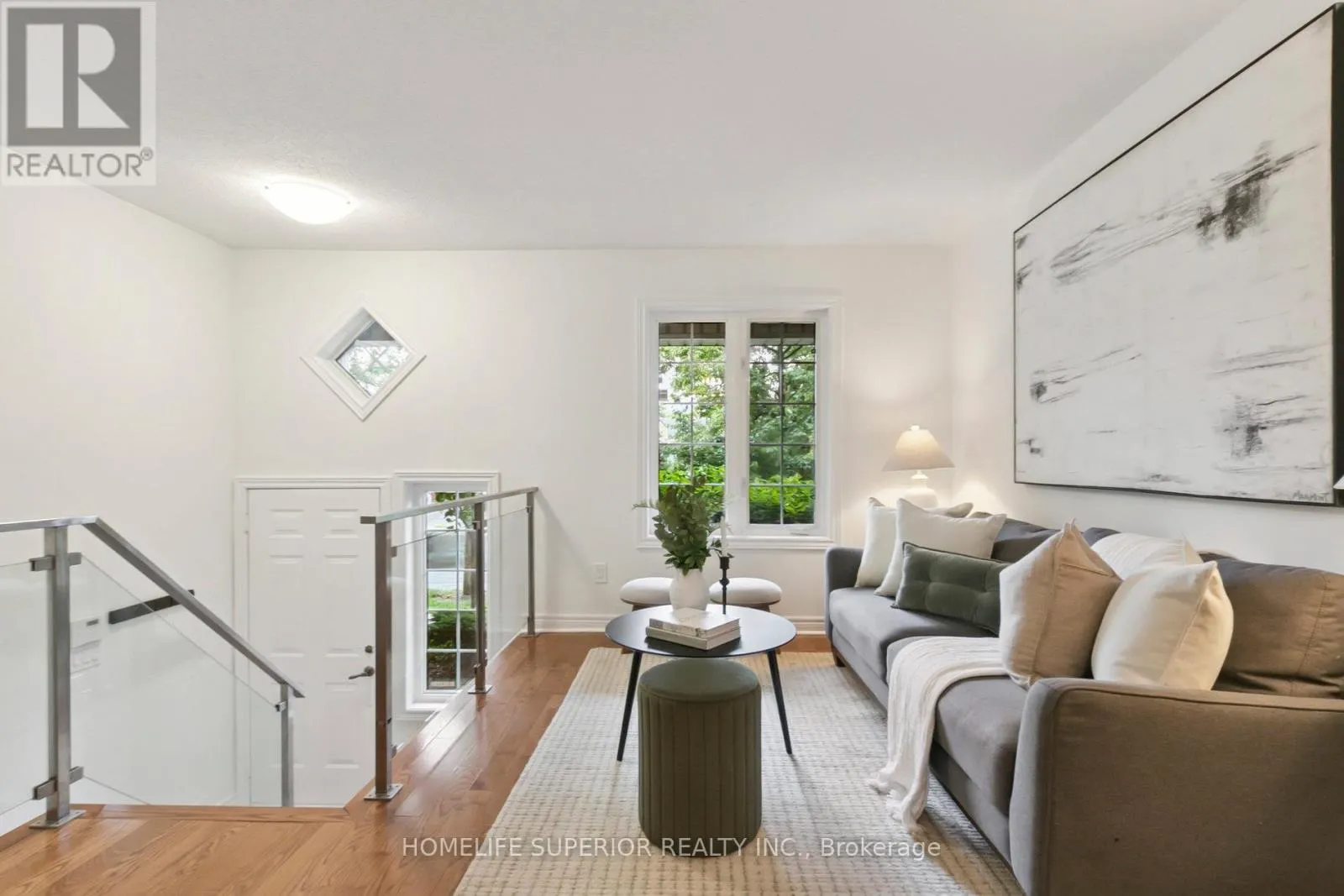 1 - 122 STRACHAN AVENUE, #1