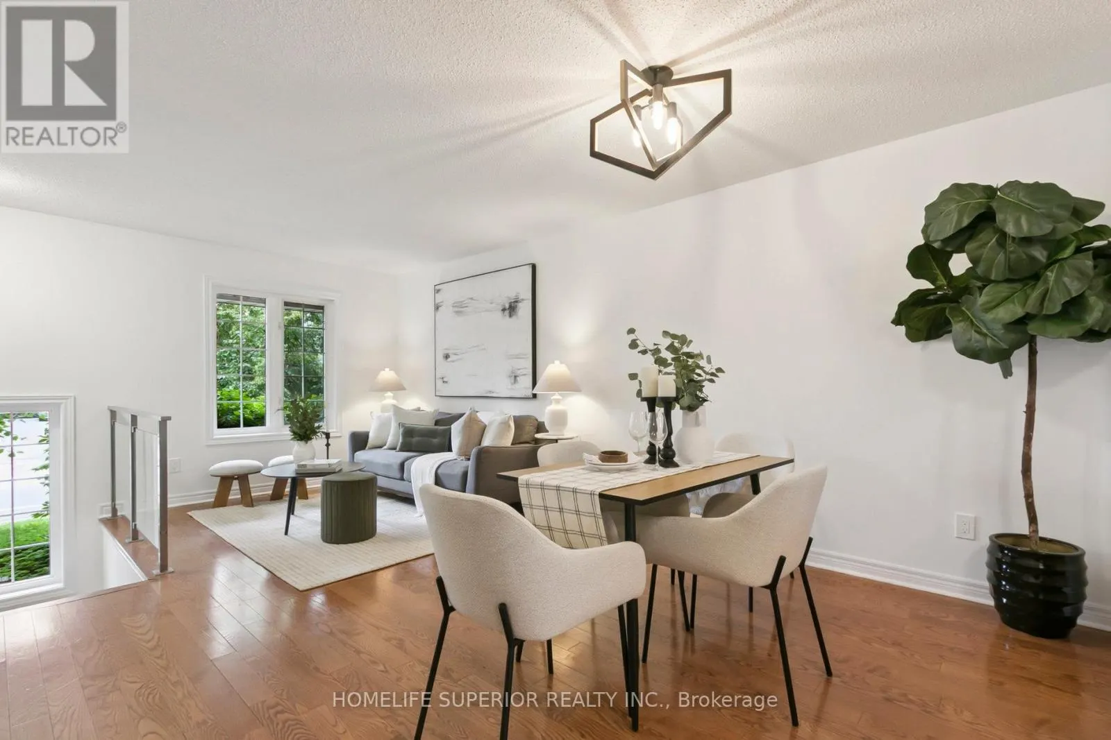 1 - 122 STRACHAN AVENUE, #1