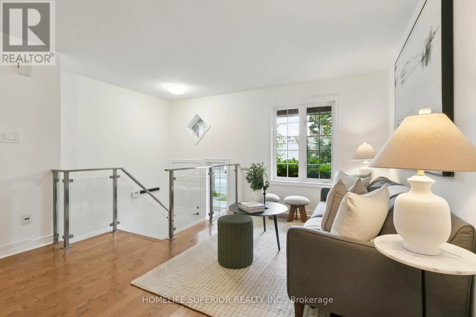 1 - 122 STRACHAN AVENUE, #1