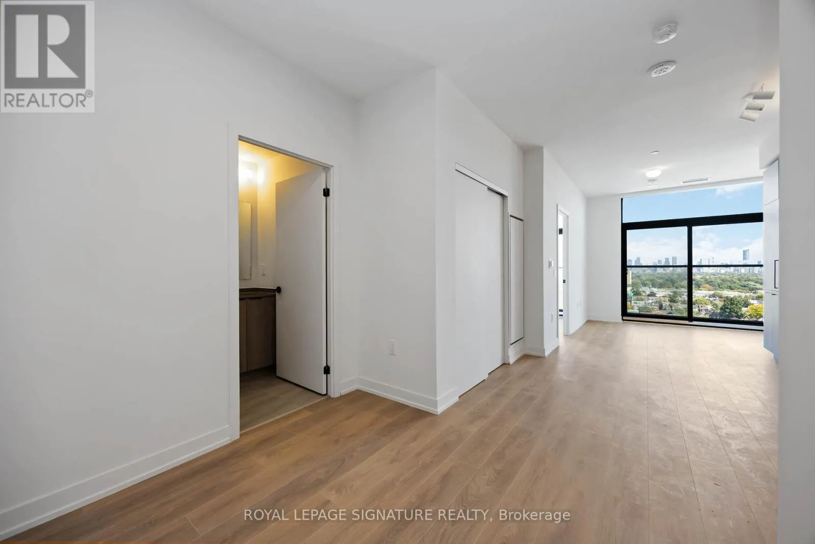 1501 - 181 STERLING ROAD