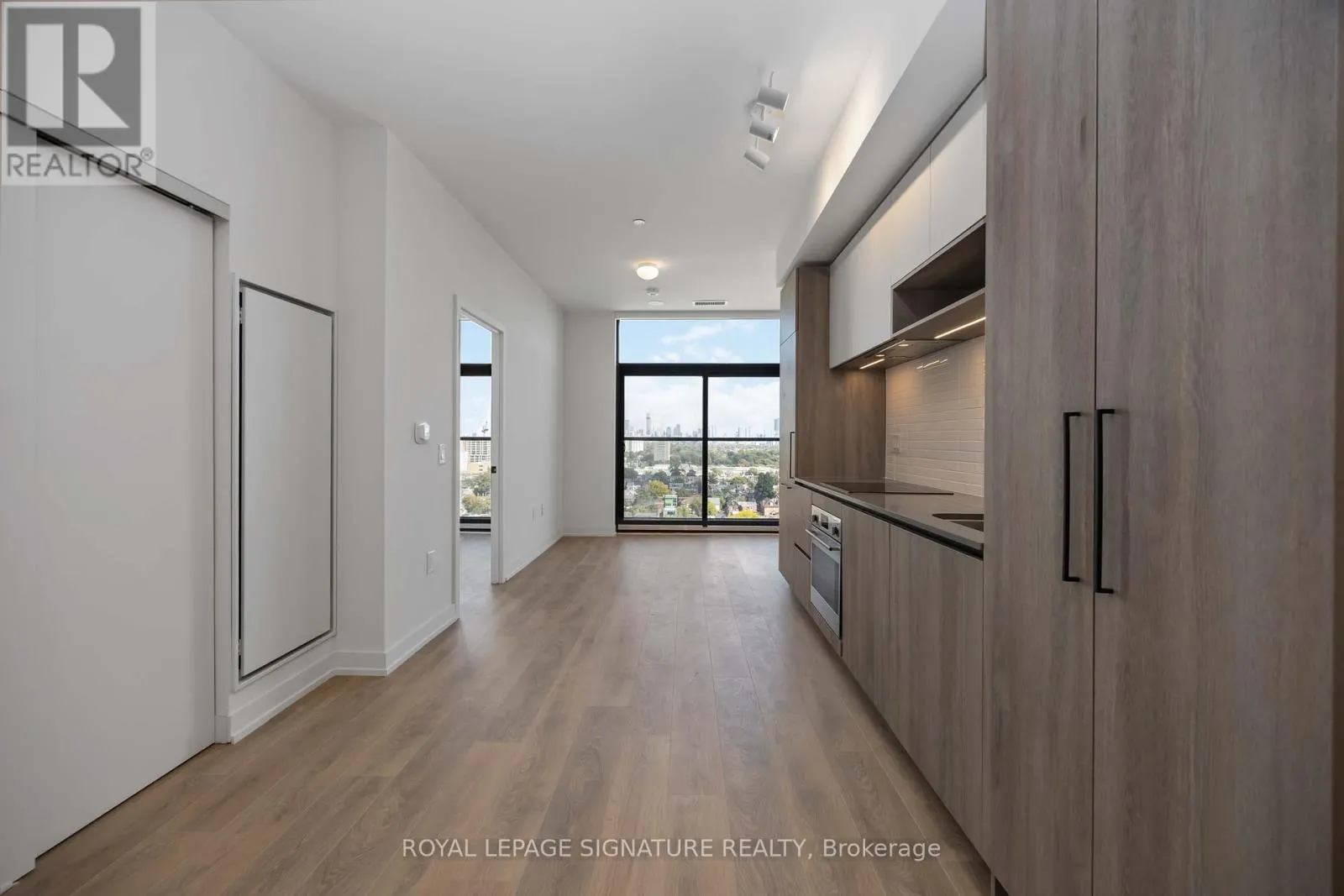 1501 - 181 STERLING ROAD