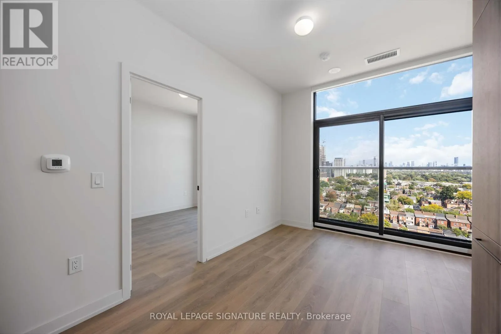 1501 - 181 STERLING ROAD