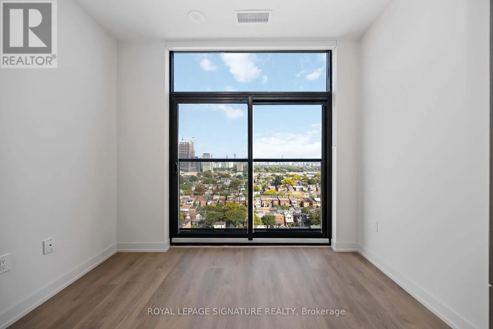 1501 - 181 STERLING ROAD