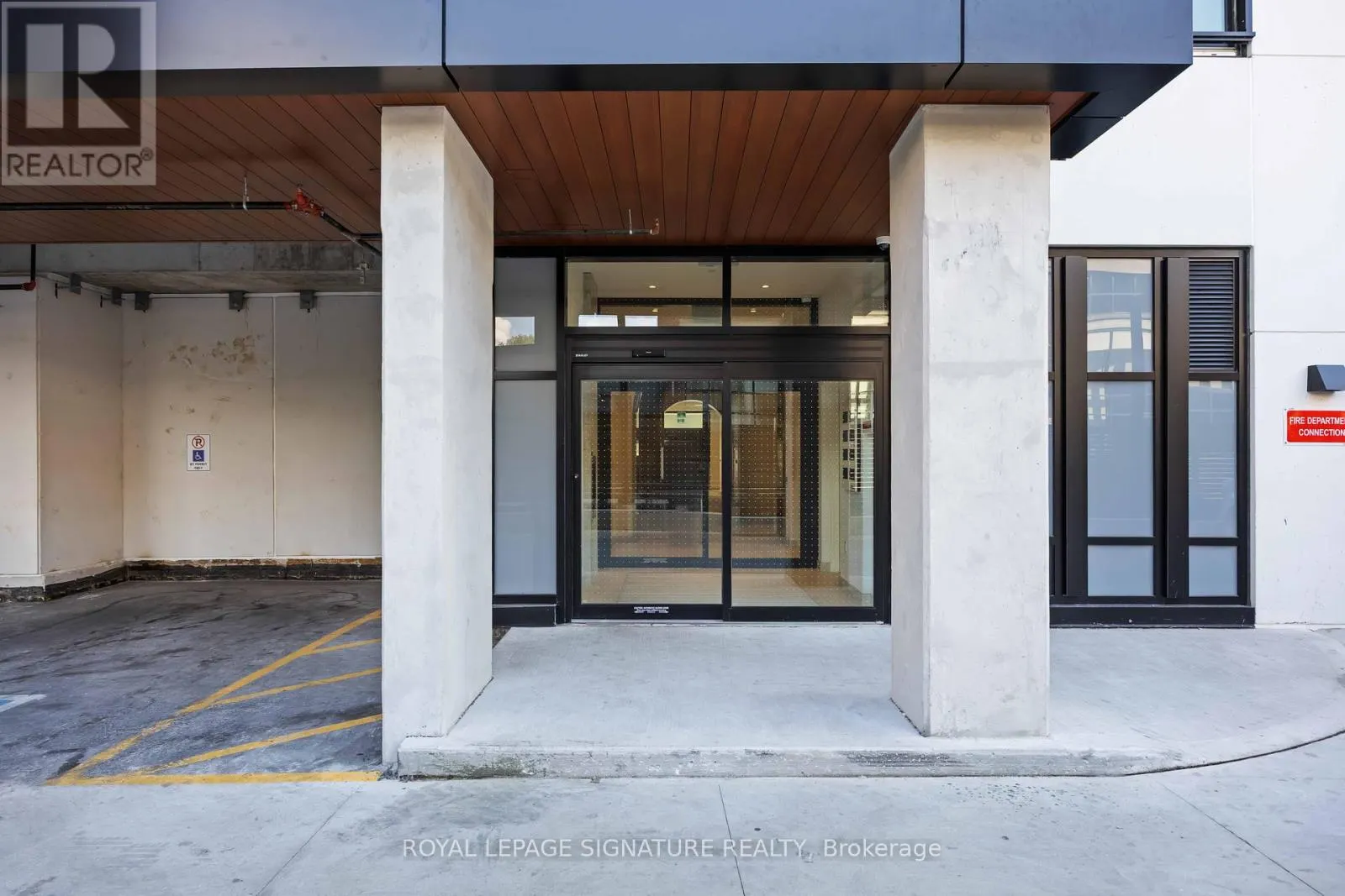 1501 - 181 STERLING ROAD