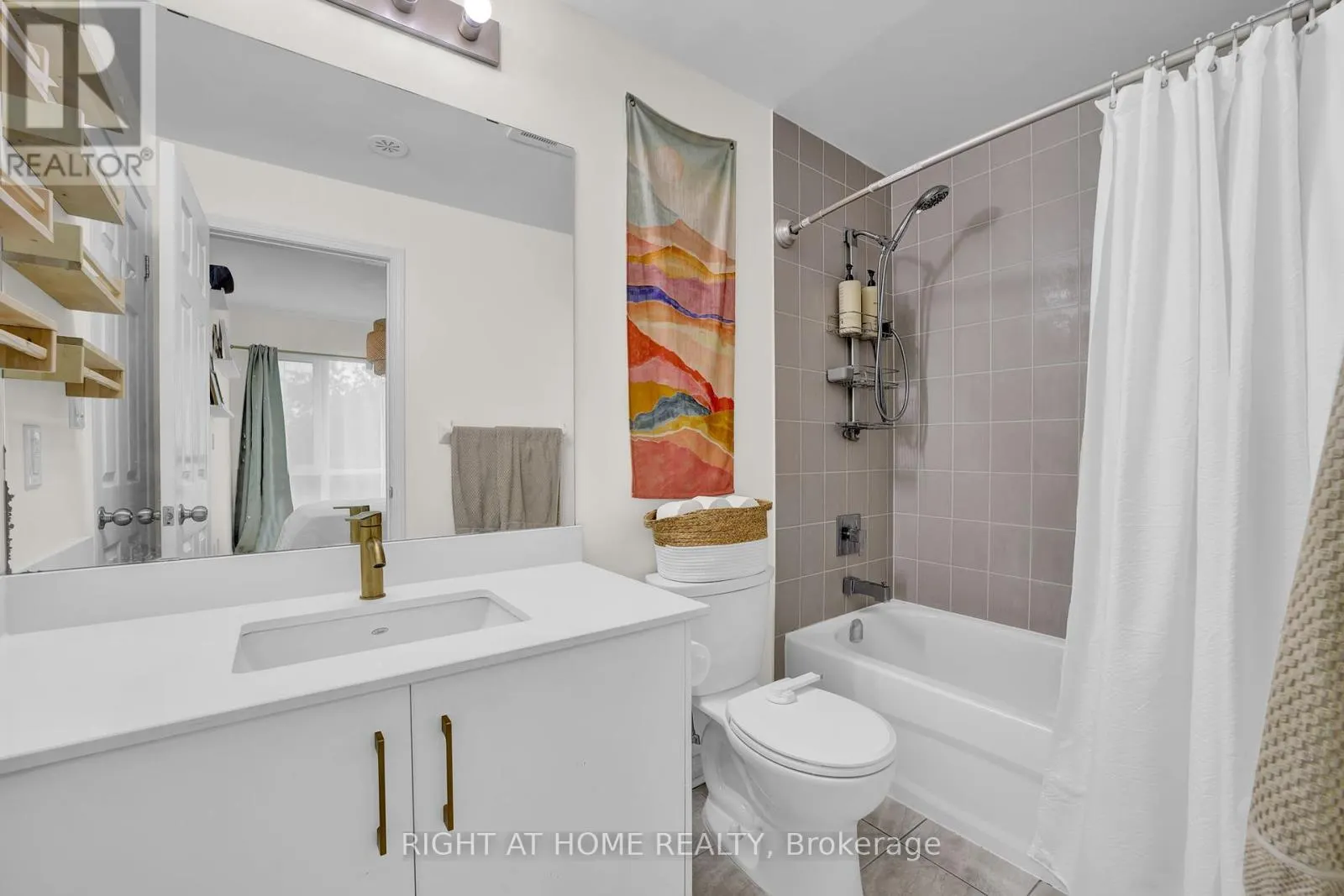 312 - 639 LAWRENCE AVENUE W