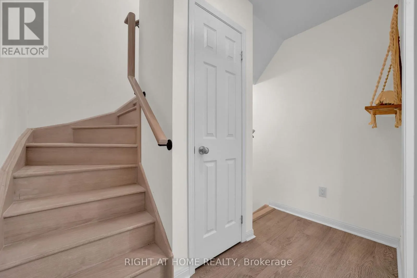 312 - 639 LAWRENCE AVENUE W