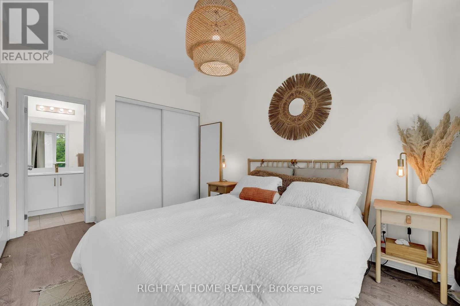 312 - 639 LAWRENCE AVENUE W