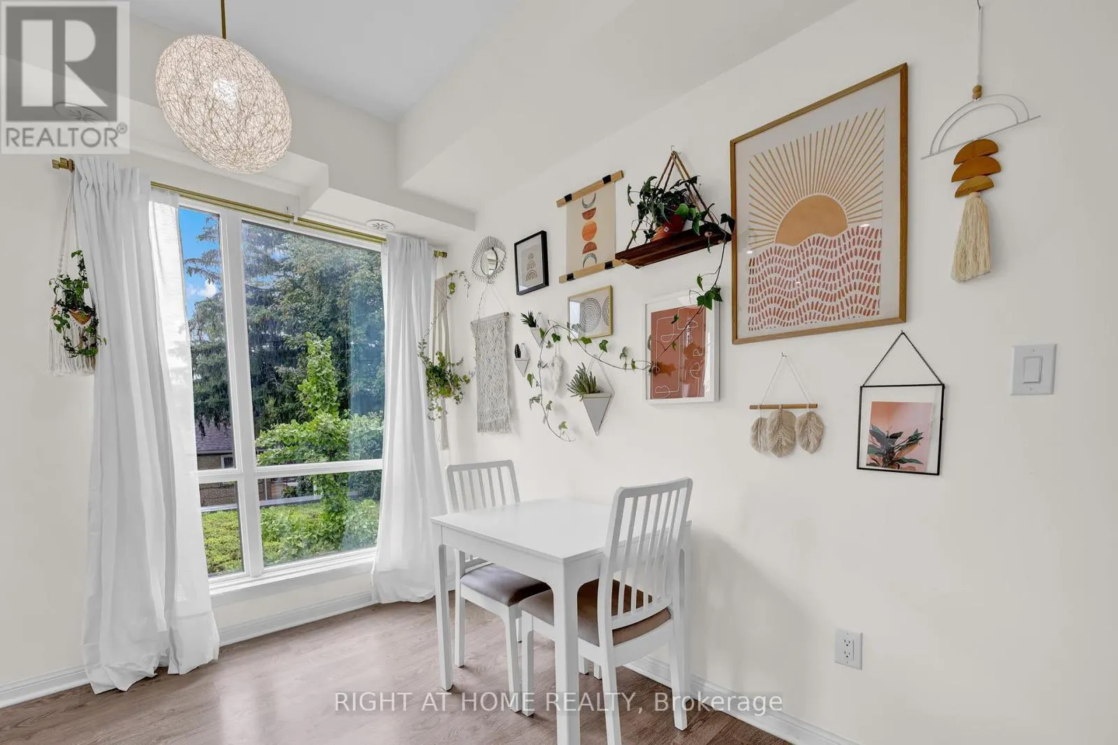312 - 639 LAWRENCE AVENUE W