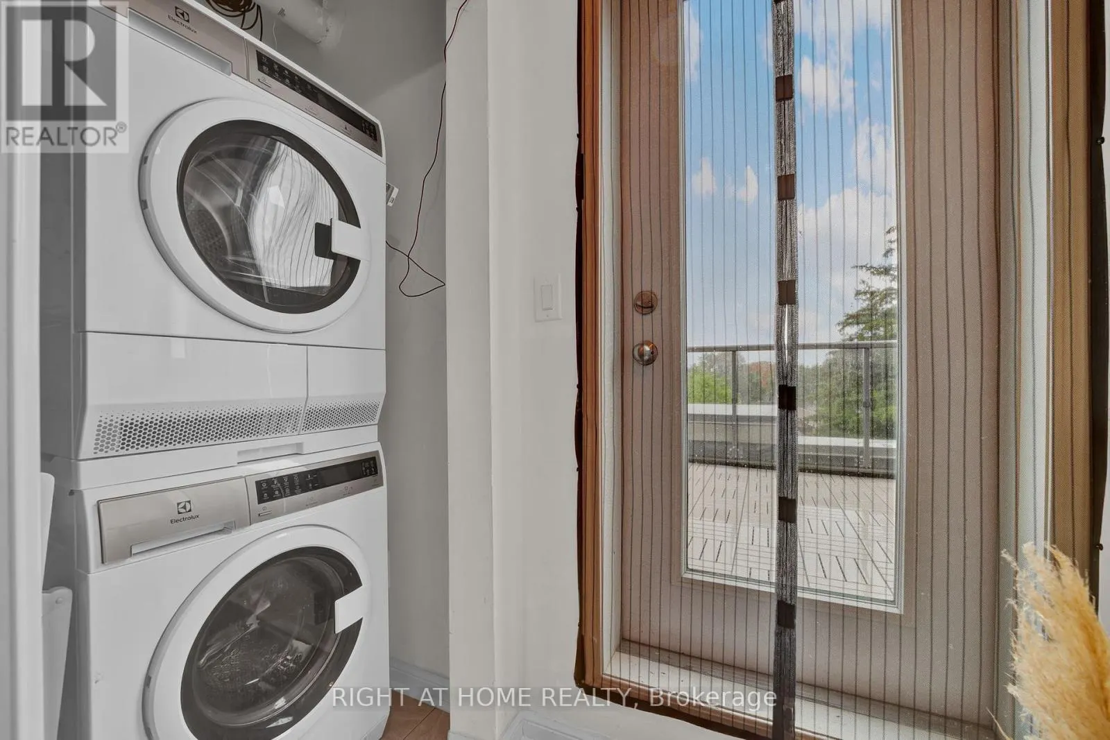 312 - 639 LAWRENCE AVENUE W