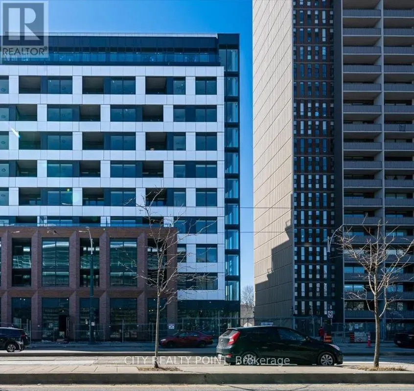 512 - 664 SPADINA AVENUE