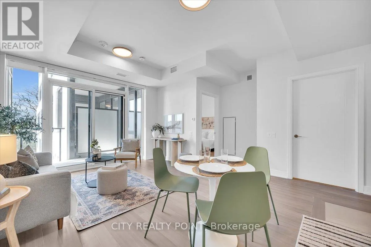 512 - 664 SPADINA AVENUE