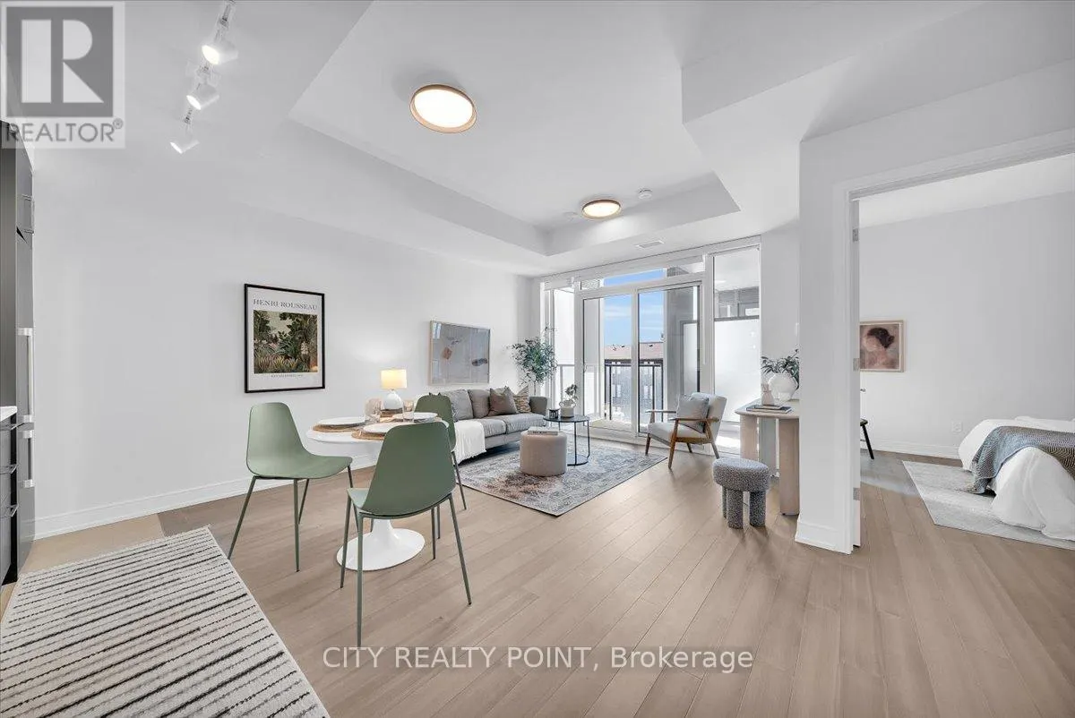 512 - 664 SPADINA AVENUE