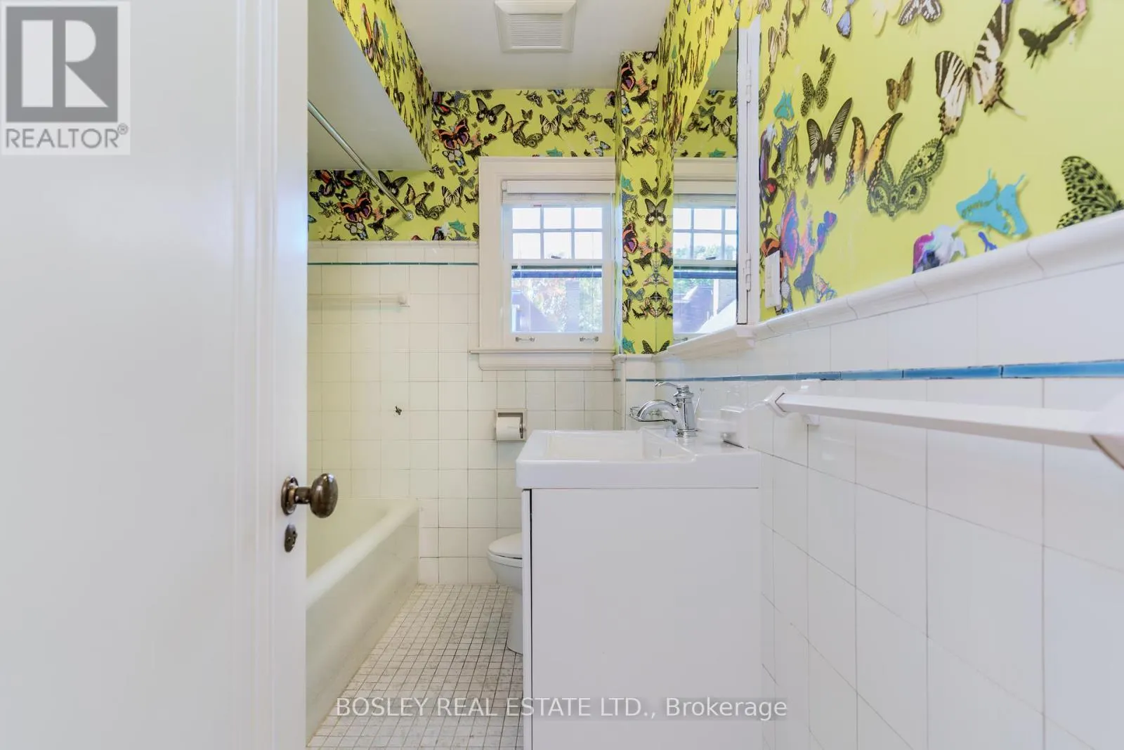 UPPER - 20 COULSON AVENUE