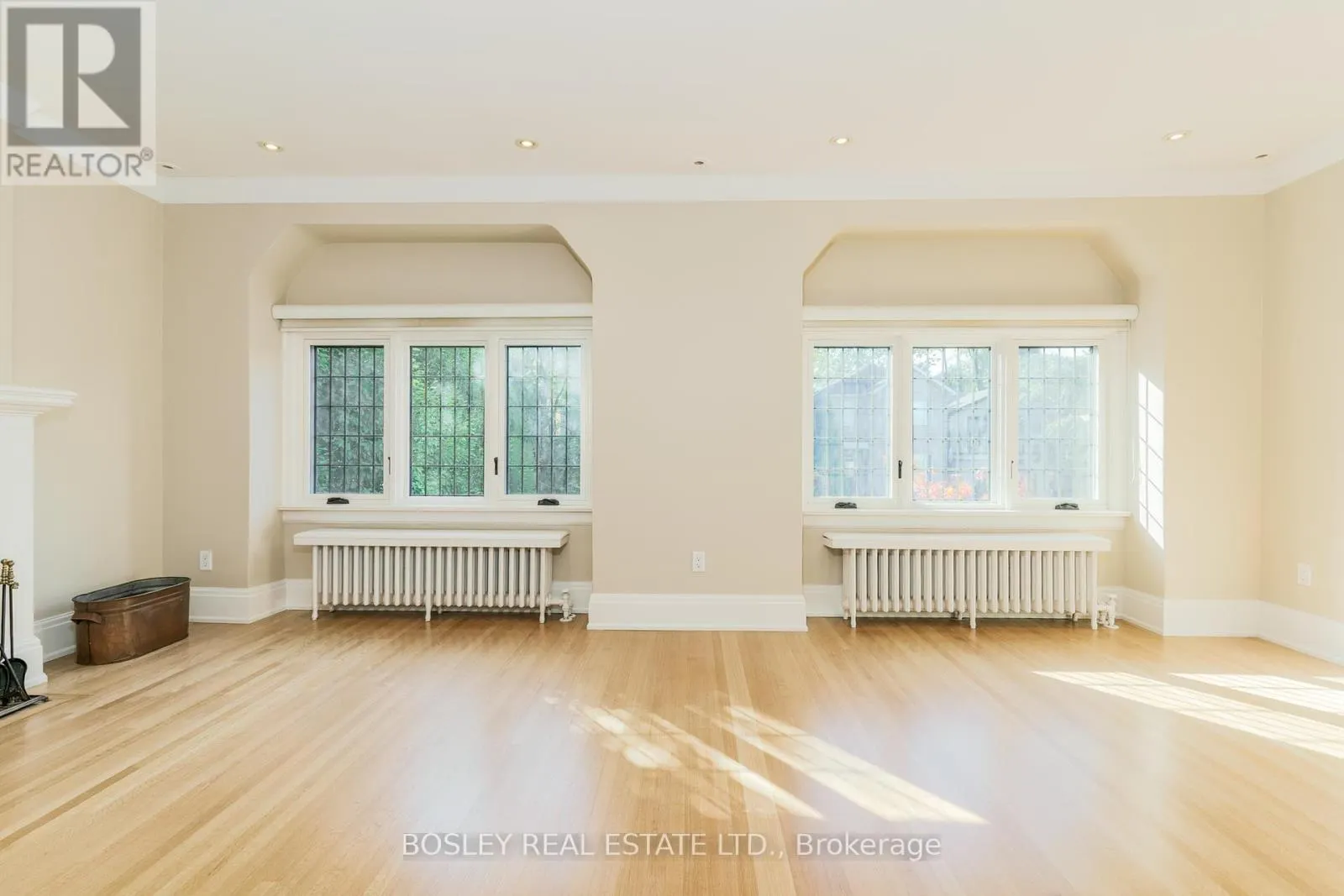 UPPER - 20 COULSON AVENUE
