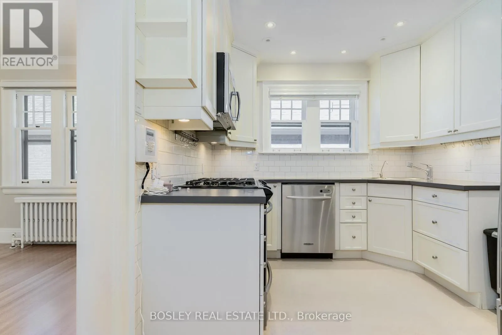 UPPER - 20 COULSON AVENUE