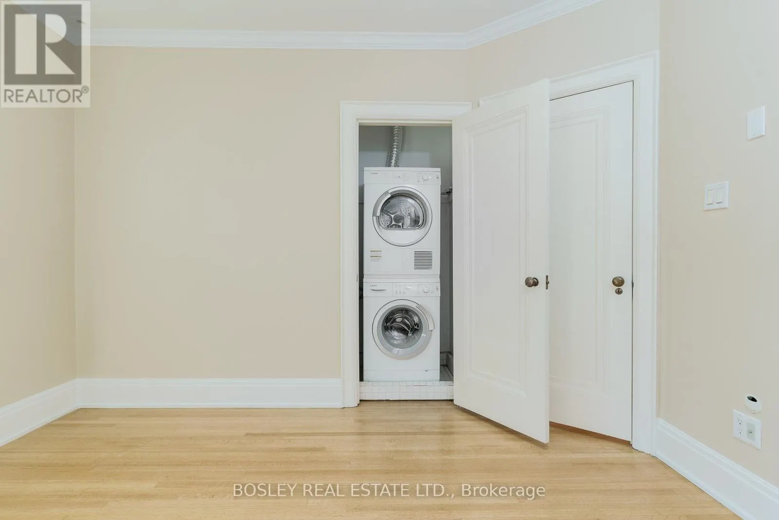 UPPER - 20 COULSON AVENUE
