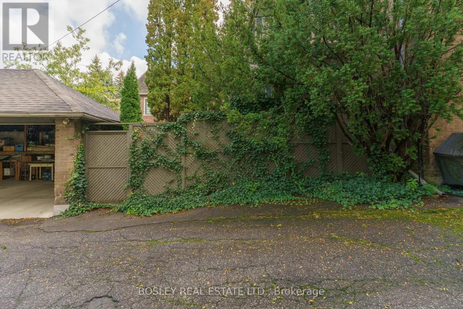 UPPER - 20 COULSON AVENUE