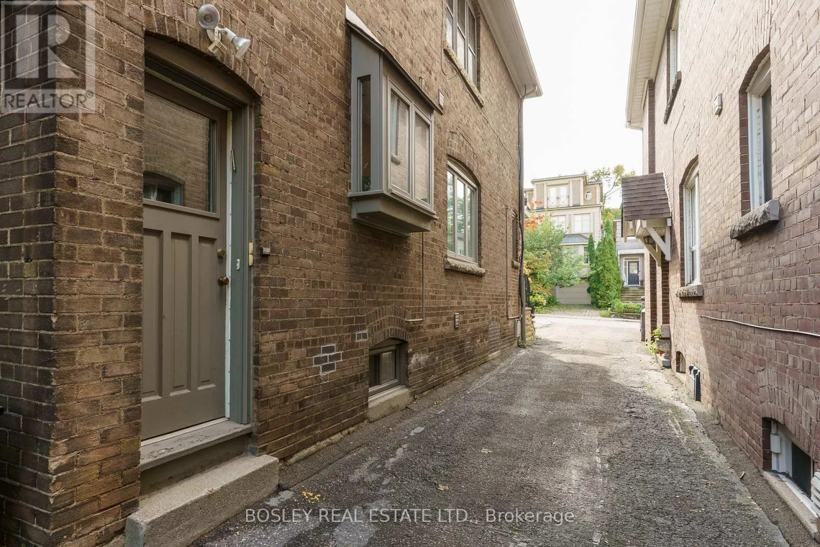 UPPER - 20 COULSON AVENUE