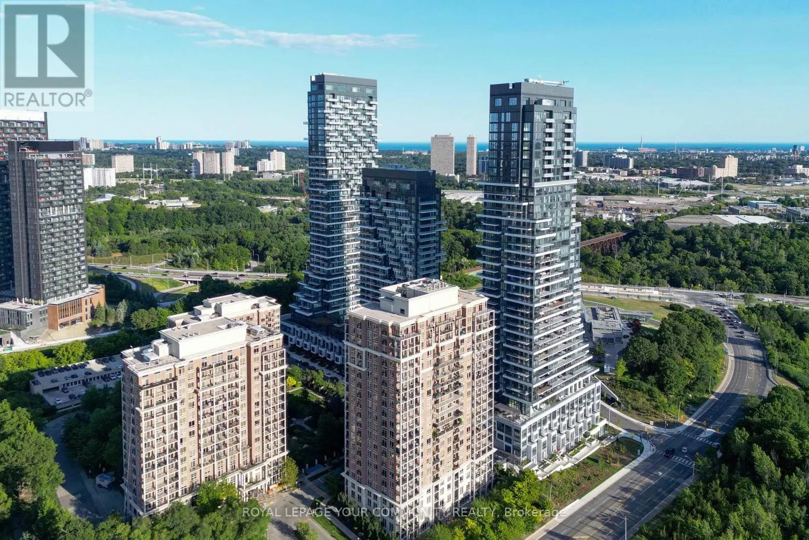 101 - 10 INN ON THE PARK DRIVE