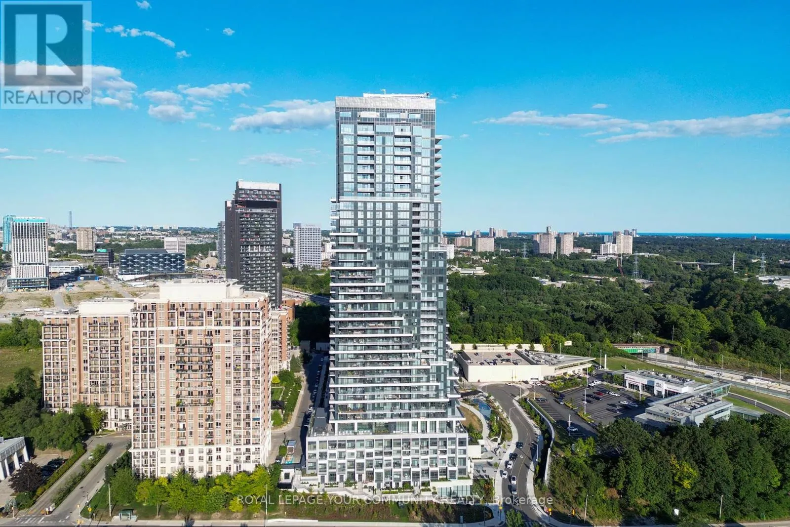 101 - 10 INN ON THE PARK DRIVE