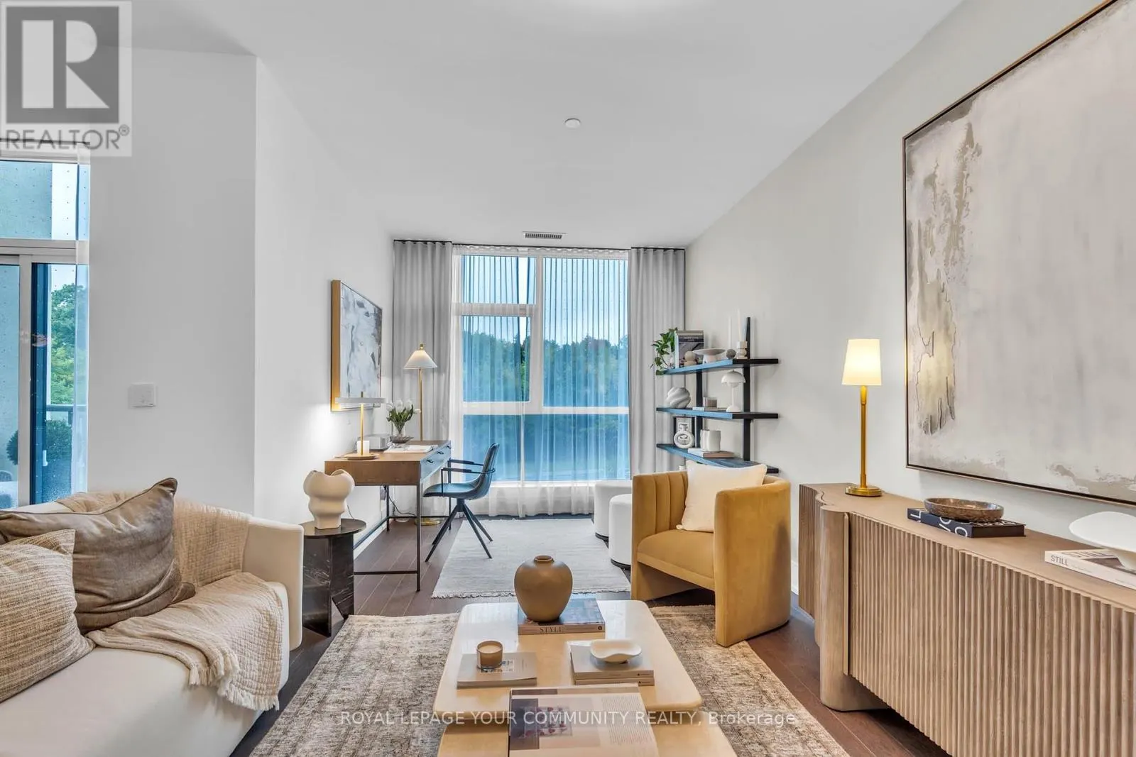 101 - 10 INN ON THE PARK DRIVE