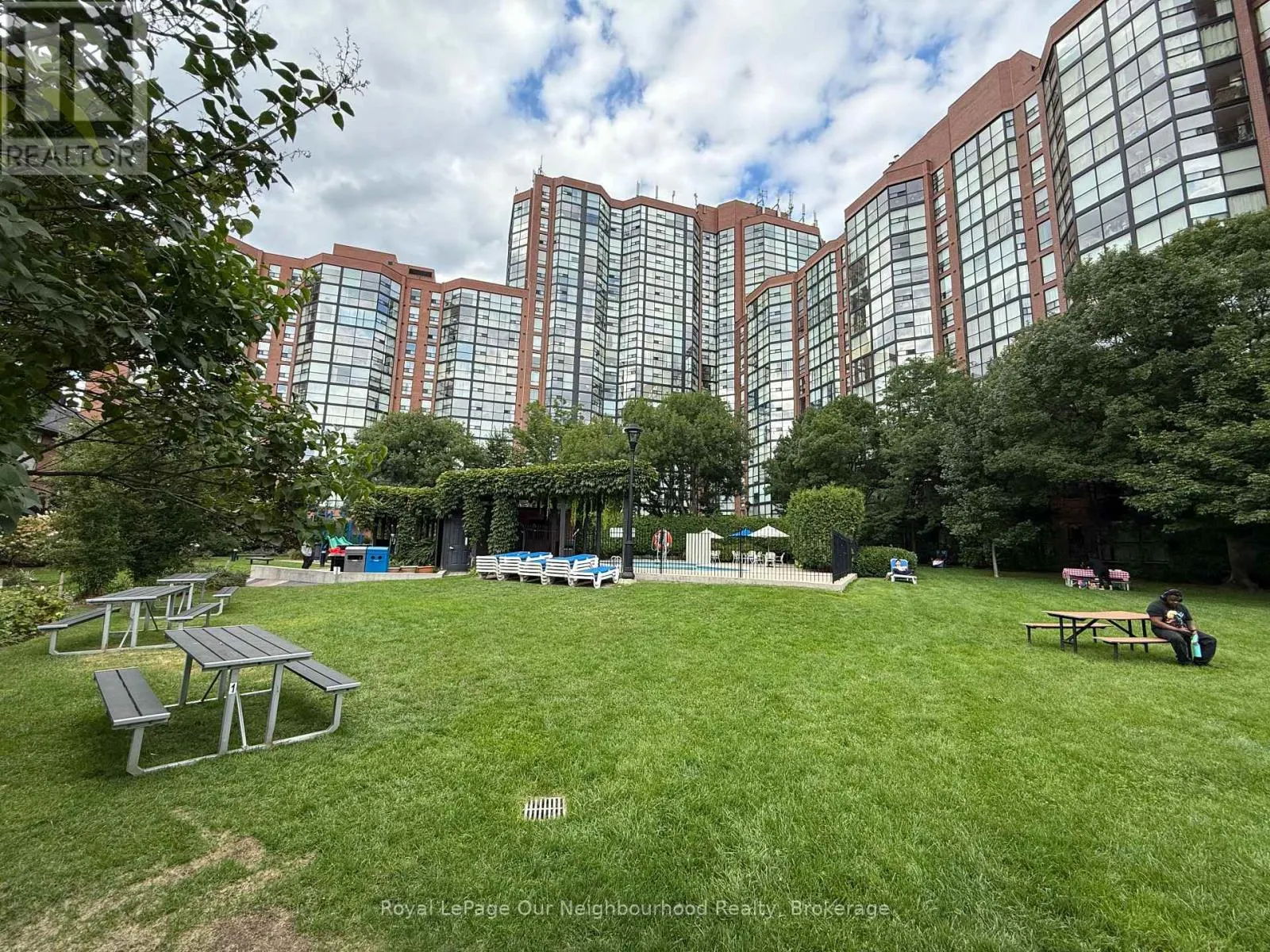 PH13 - 701 KING STREET W, #PH13