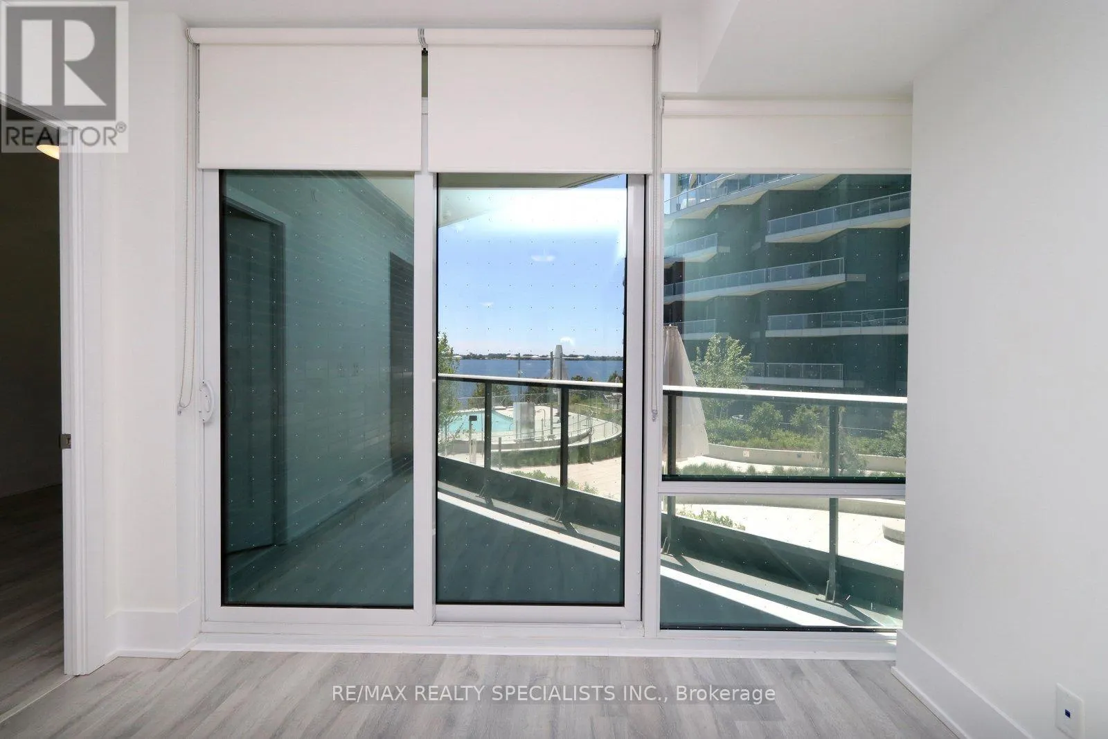 313 - 1 EDGEWATER DRIVE