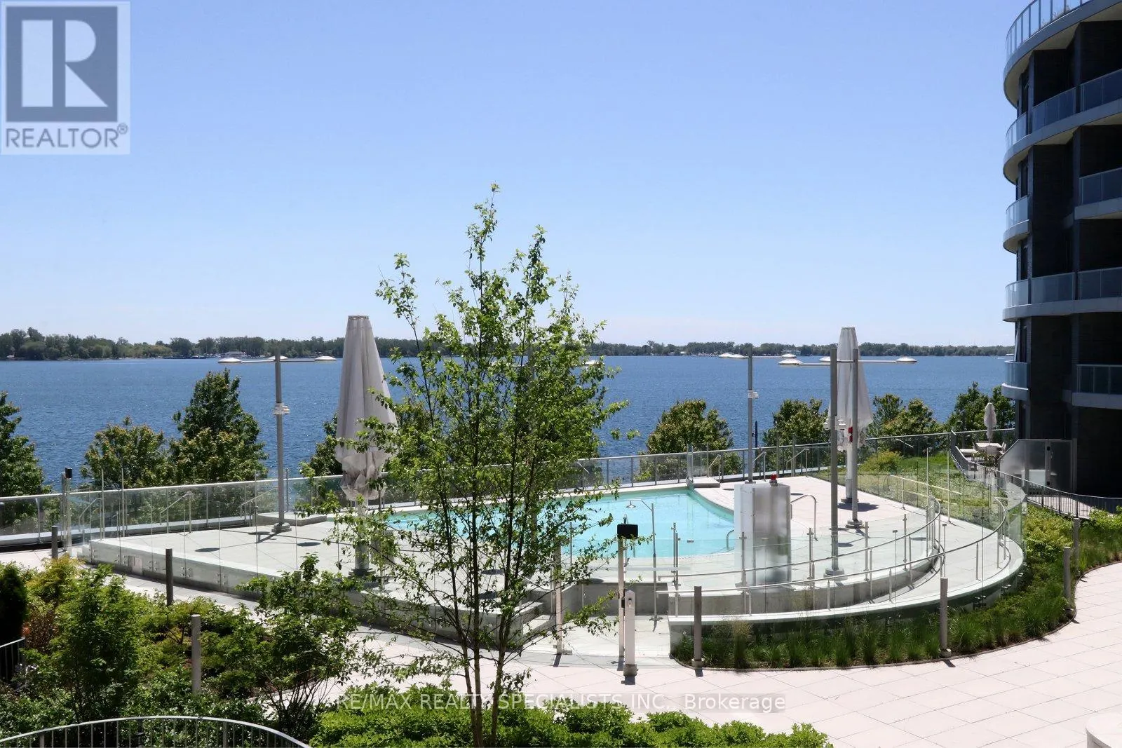313 - 1 EDGEWATER DRIVE