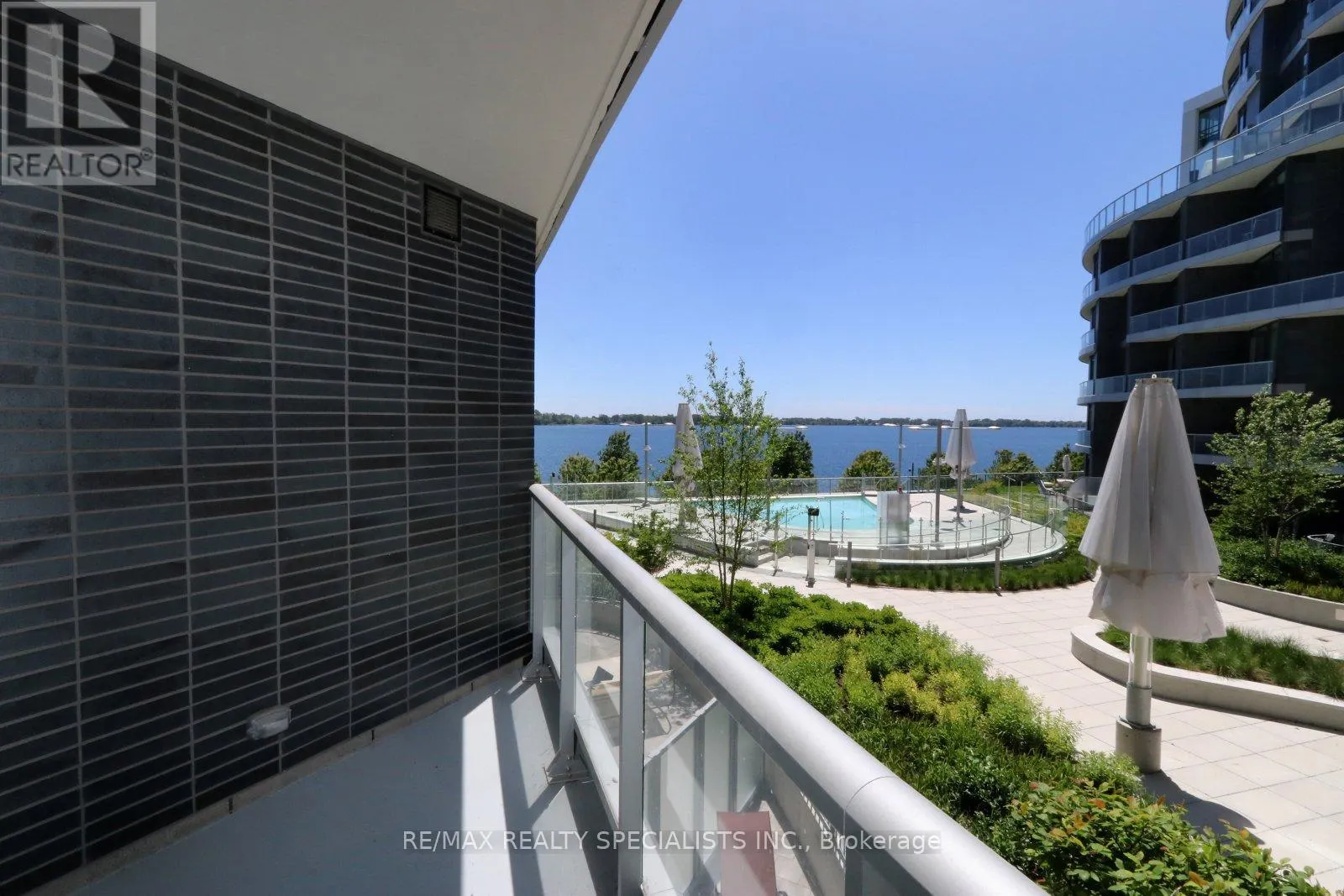 313 - 1 EDGEWATER DRIVE